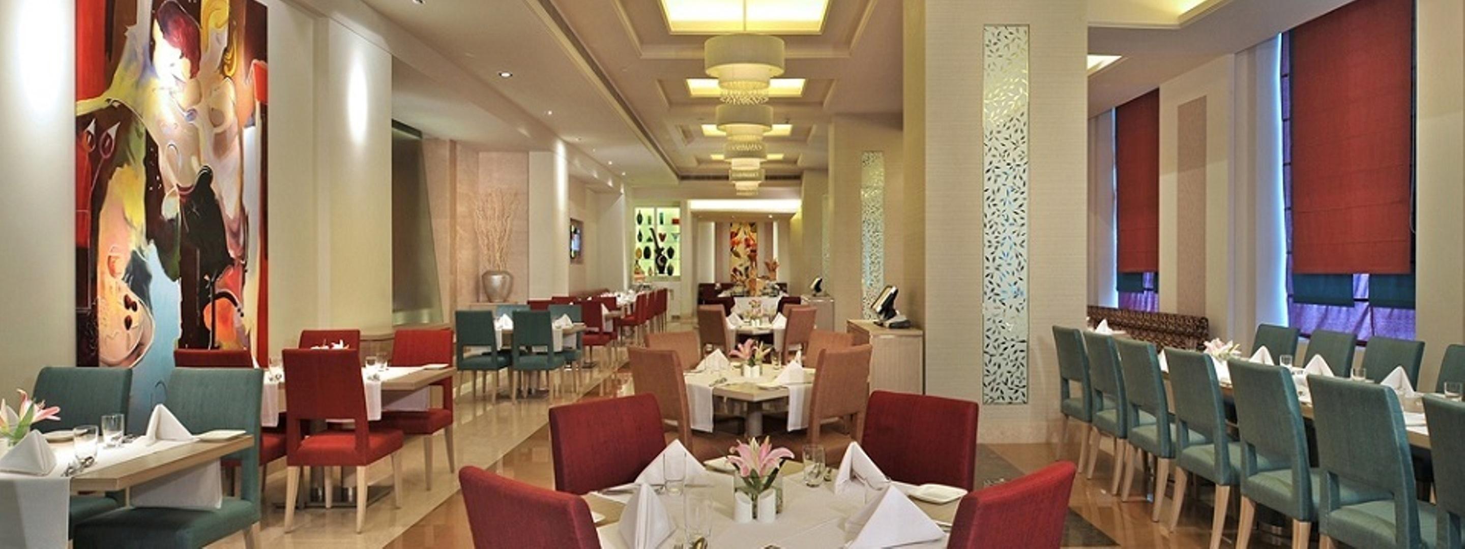 Radisson Hyderabad Hitec City Zewnętrze zdjęcie The Park, New Delhi