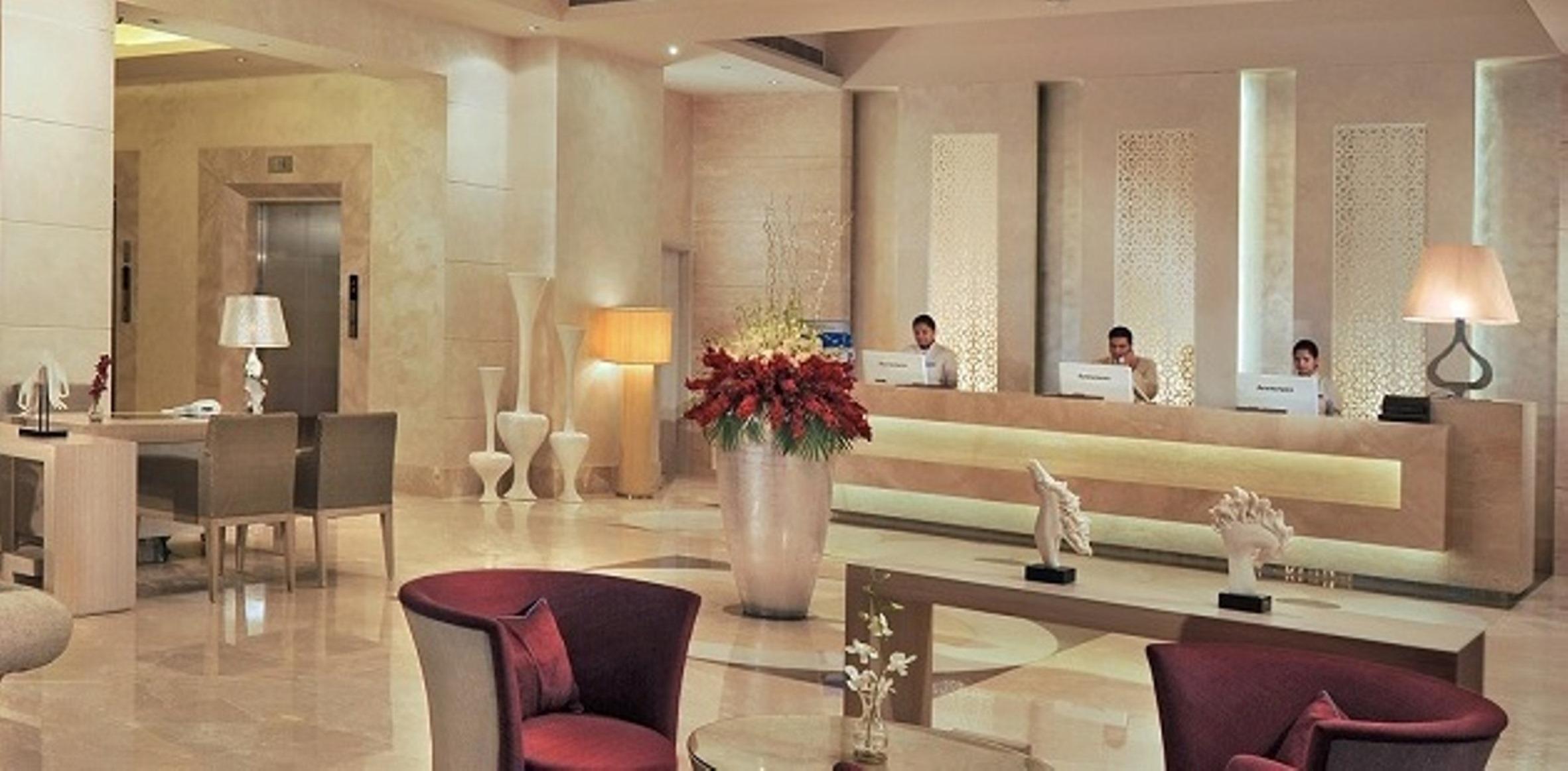Radisson Hyderabad Hitec City Zewnętrze zdjęcie Lobby