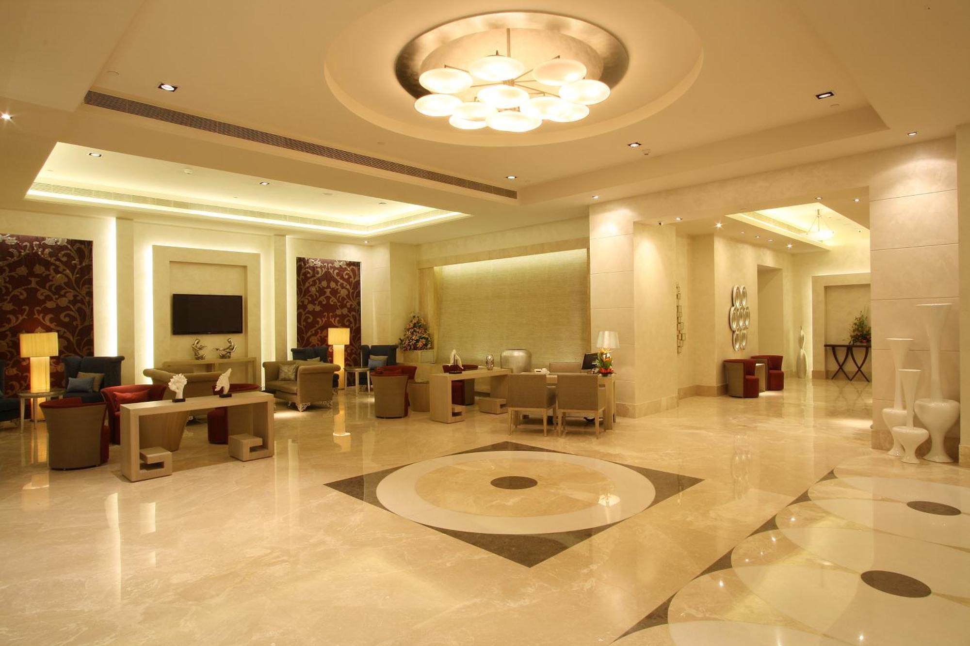 Radisson Hyderabad Hitec City Zewnętrze zdjęcie The lobby of the Taj Bengal